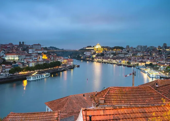Charming With Street-view In Daire Porto