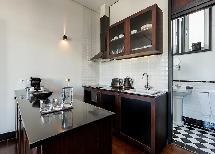 Charming With Street-view In 波尔图