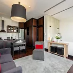 Charming With Street-view In Apartman Porto
