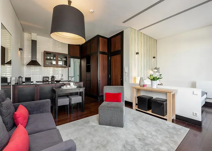 Charming With Street-view In Apartment Porto